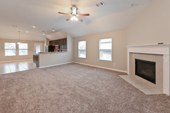 9119 Newcroft Ct in Tomball, TX - Foto de edificio - Building Photo