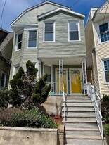 607 Garfield Ave in Jersey City, NJ - Building Photo