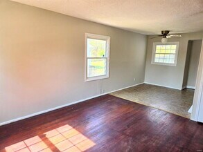 141 Cameron Rd in St. Louis, MO - Building Photo - Building Photo