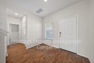 1719 Chianti Pass in Canyon Lake, TX - Building Photo - Building Photo