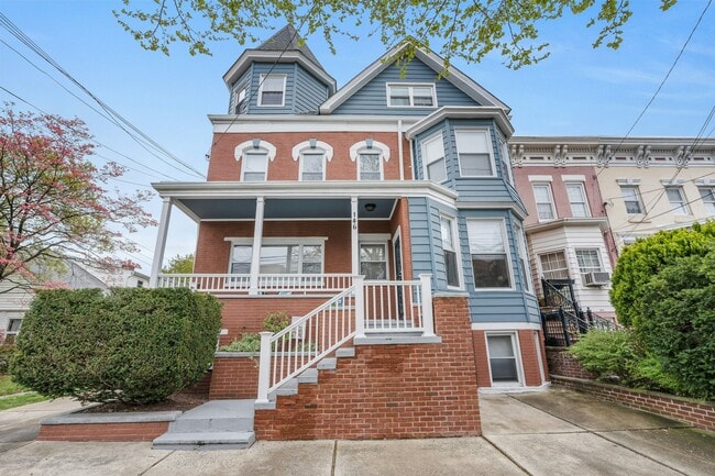 property at 146 Avenue C