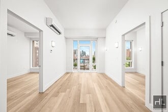 BRUCKNER BOULEVARD in Bronx, NY - Building Photo - Building Photo