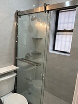 4048 Hampton St, Unit 1st floor in Elmhurst, NY - Building Photo