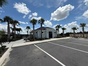 4248 Sadler Rd in Apopka, FL - Foto de edificio - Building Photo