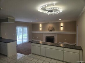 29210 Heritage Ct in Southfield, MI - Building Photo - Building Photo