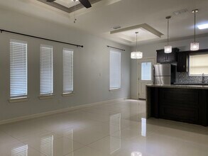 904 Myrtle Beach Ave, Unit 3 in McAllen, TX - Building Photo - Building Photo