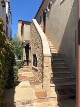 220 Geneva Ave, Unit 102 in Huntington Beach, CA - Building Photo - Building Photo