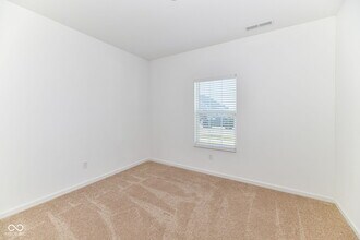 5375 Maywood Dr in Whitestown, IN - Building Photo - Building Photo