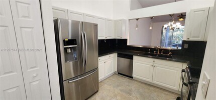 7400 S Aragon Blvd in Sunrise, FL - Building Photo - Building Photo