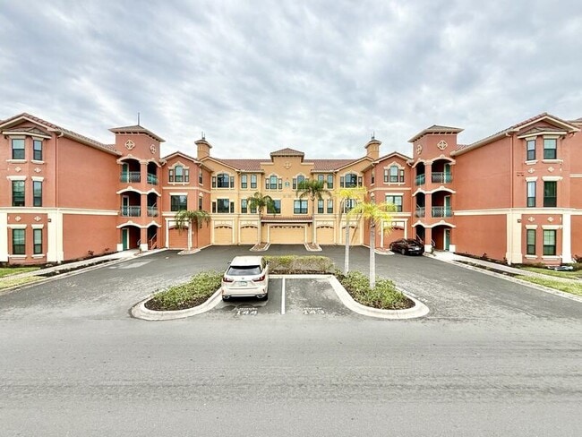 2725 Via Cipriani in Clearwater, FL - Foto de edificio - Building Photo