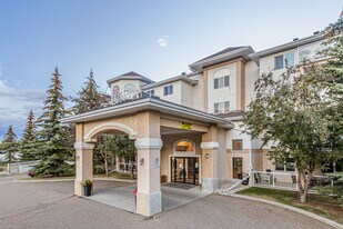 Heritage Crystal Manor in Sherwood Park, AB - Building Photo