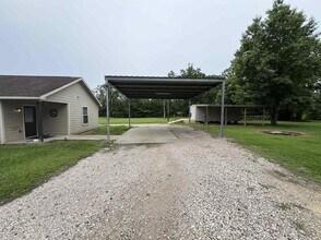 451 County Rd 4188 in Orange, TX - Building Photo - Building Photo