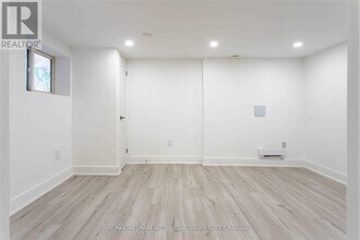 138 Booth Ave in Toronto, ON - Building Photo - Building Photo