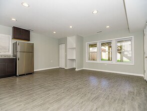 1914 W 21st Plz, Unit G in Chicago, IL - Foto de edificio - Building Photo