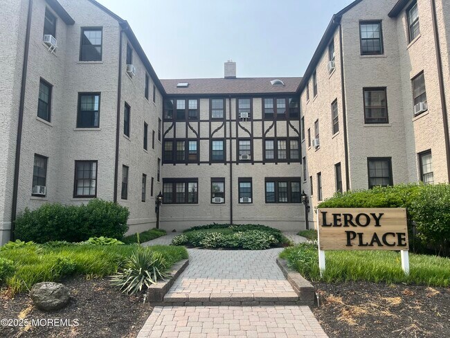 property at 17-19-19 Leroy Pl