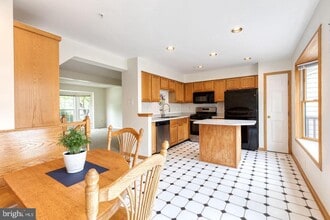 7 Silver Birch Ct in Owings Mills, MD - Building Photo - Building Photo