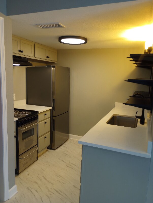 907 12th St-Unit -Apartment 4 in Galveston, TX - Building Photo - Building Photo