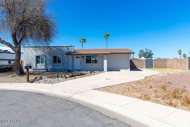 1025 N Menze St in Casa Grande, AZ - Building Photo - Building Photo