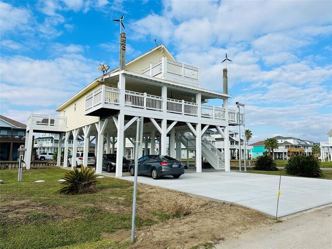 2599 Breaker Dr in Port Bolivar, TX - Building Photo - Building Photo