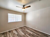 8312 Lavender St photo'