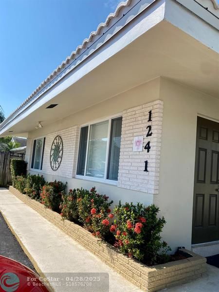 1241 NE 16th Terrace in Fort Lauderdale, FL - Foto de edificio - Building Photo
