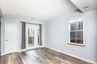 127 W 9th St in Cincinnati, OH - Building Photo - Building Photo