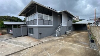 2921 Koali Rd in Honolulu, HI - Building Photo