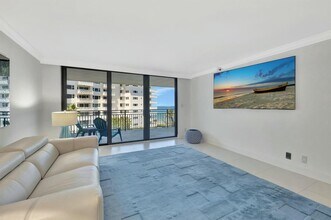 1167 Hillsboro Mile, Unit 405 in Hillsboro Beach, FL - Foto de edificio - Building Photo