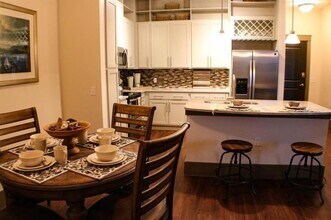 1701 N Lois Ave, Unit 162 in Tampa, FL - Building Photo - Building Photo