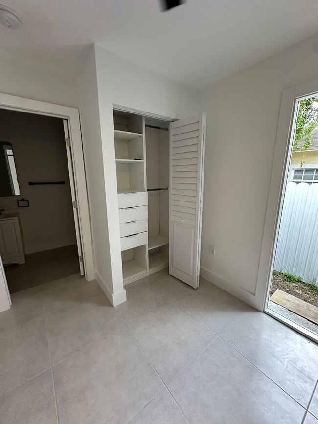 111 NW 68th St in Miami, FL - Building Photo - Building Photo
