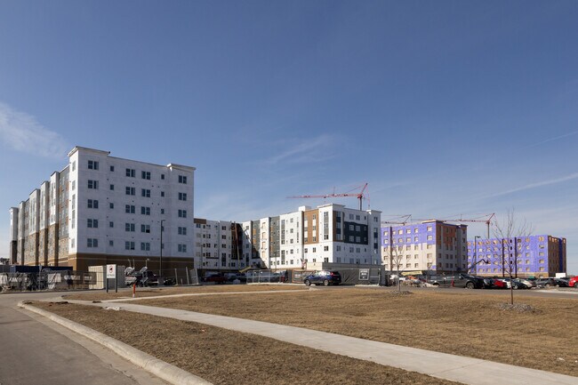 Decatur Landing in Brooklyn Park, MN - Building Photo - Building Photo