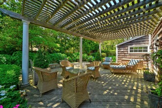 22 Maidstone Dr in Amagansett, NY - Building Photo - Building Photo