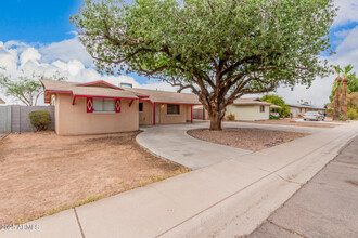 1136 W 12th St in Tempe, AZ - Foto de edificio - Building Photo