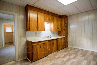 1412 W 5th St in Coffeyville, KS - Building Photo - Building Photo
