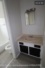 3720 Malibu Dr in Lansing, MI - Building Photo - Building Photo