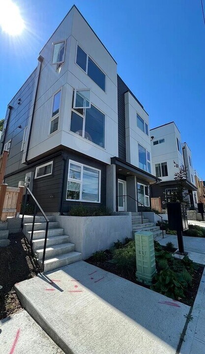 3737 S Dawson St in Seattle, WA - Building Photo