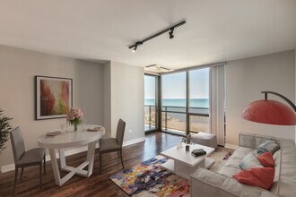 5900 N Sheridan Rd, Unit 704 in Chicago, IL - Building Photo - Building Photo