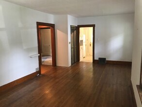 716 Catalpa Dr in Royal Oak, MI - Foto de edificio - Building Photo