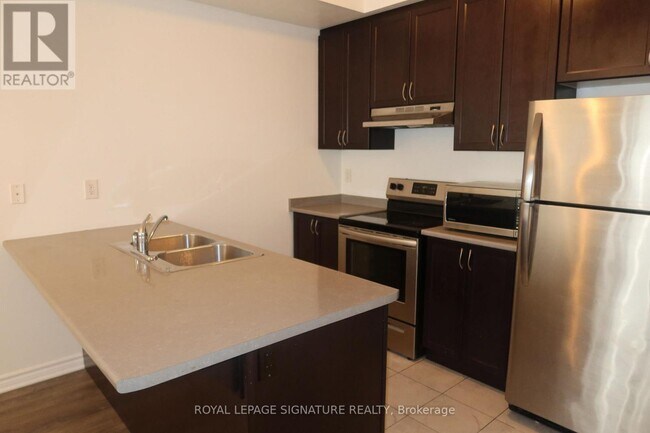 45-45 Heron Park Pl in Toronto, ON - Building Photo - Building Photo