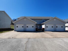 24910 Scenic Dr in Waynesville, MO - Building Photo