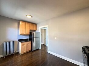 3602 W Sunnyside Ave, Unit 4 in Chicago, IL - Foto de edificio - Building Photo