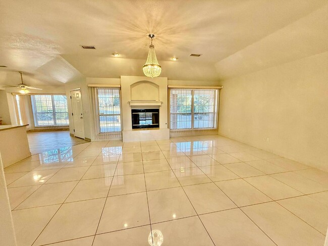 2207 N Washington Ave in Roswell, NM - Building Photo - Building Photo