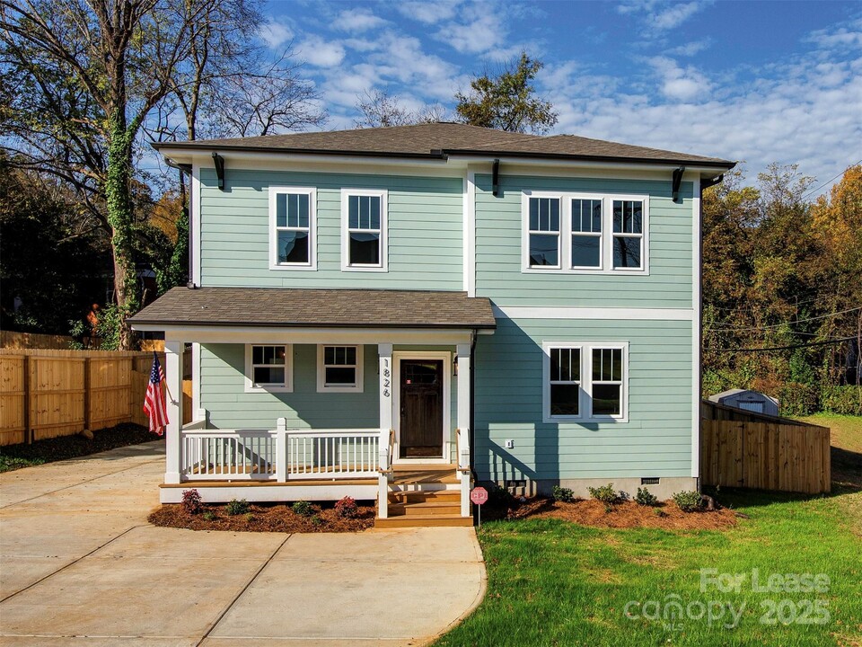 1826 Berryhill Rd in Charlotte, NC - Foto de edificio