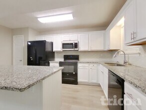 2211 Ashton Dr in Villa Rica, GA - Foto de edificio - Building Photo