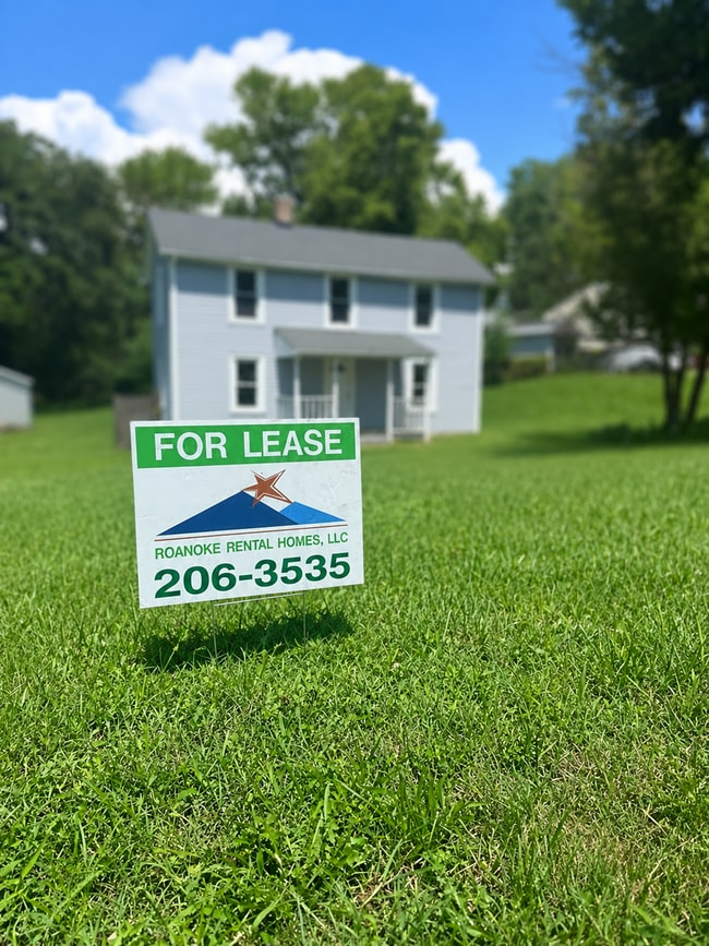 property at 862 Westside Blvd NW