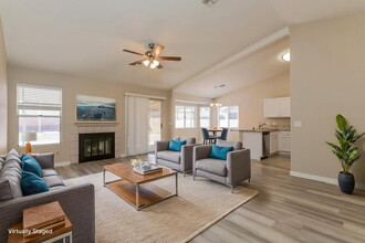 909 Dodge St, Unit 313 in Henderson, NV - Foto de edificio - Building Photo