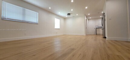 2455 Monroe St in Hollywood, FL - Building Photo - Building Photo