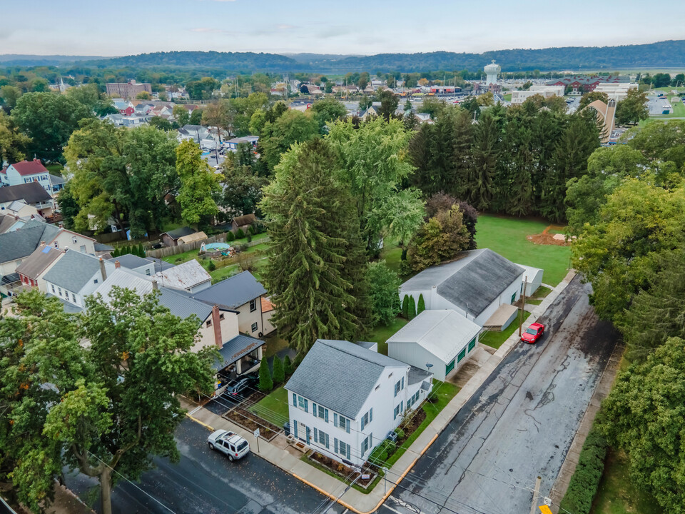 457 N Spring St in Middletown, PA - Building Photo