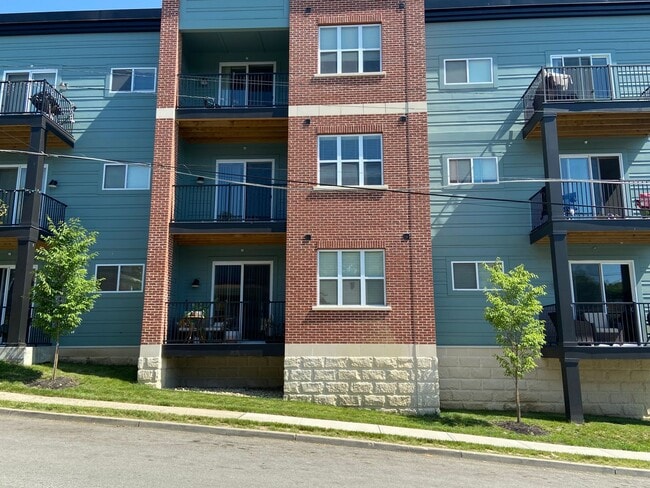 New Windsor Flats in Cincinnati, OH - Building Photo - Interior Photo
