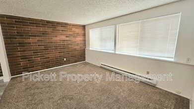1615 Trenton Ave in Bremerton, WA - Building Photo - Building Photo